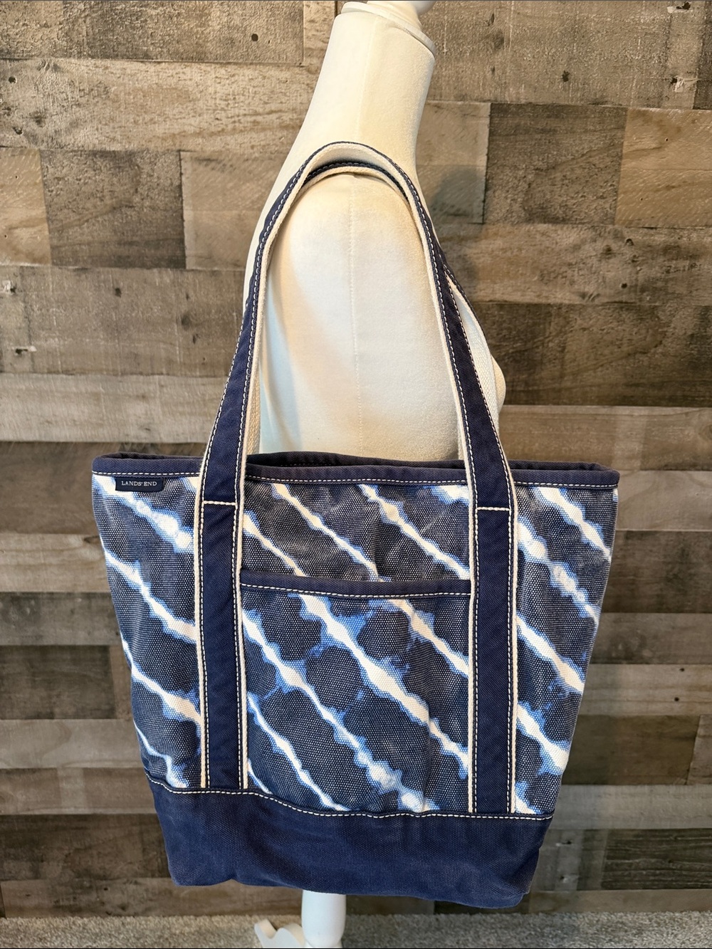 Lands’ End Tote - Picture 1 of 16
